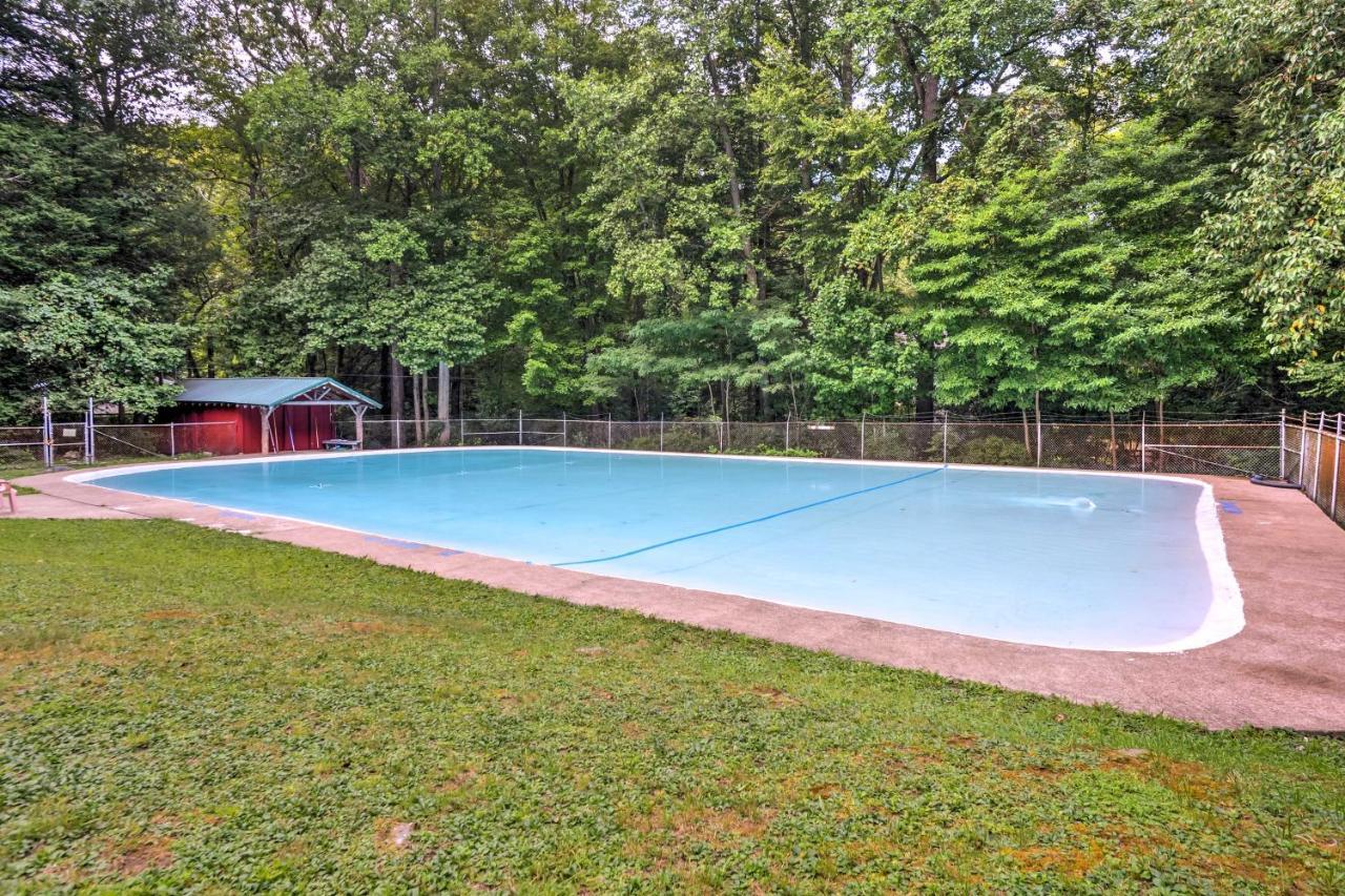 Pet-Friendly Pennsylvania Vacation Rental With Pool! Laughlintown 외부 사진